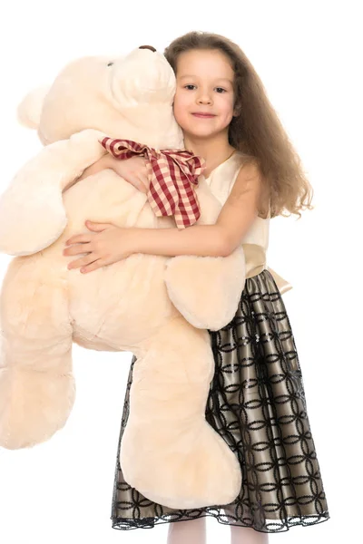 Petite fille avec ours en peluche — Photo