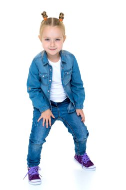 Kot takım elbiseli küçük kız.