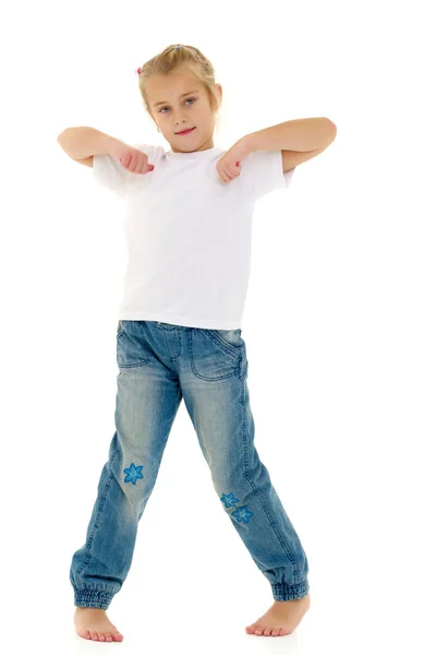 Niña en una camiseta blanca . —  Fotos de Stock