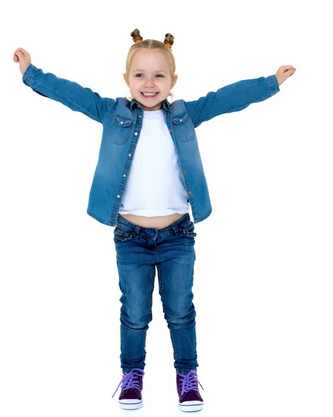 Liten Flicka Hoppar Och Viftar Med Händerna Begreppet Lycklig Barndom — Stockfoto