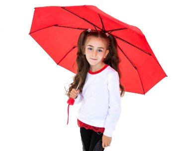 küçük kız şemsiye altında.