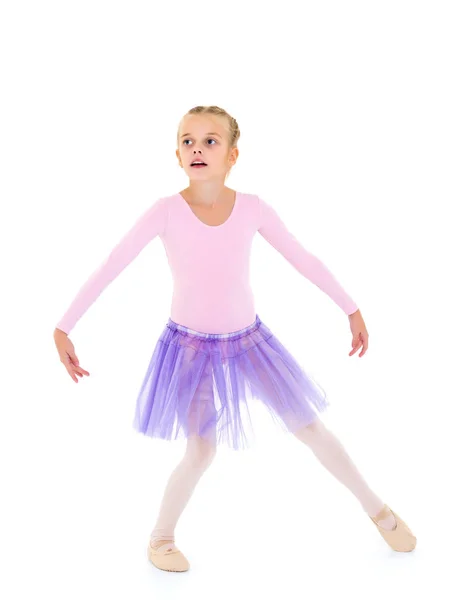 Niña bailarina realiza danza . — Foto de Stock