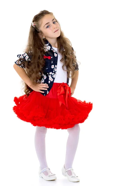 Menina da escola bonita com cabelos longos e sedosos. — Fotografia de Stock