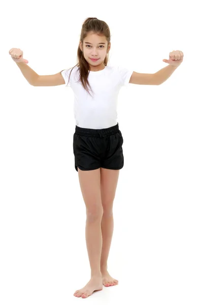 Kleines Mädchen im weißen T-Shirt. — Stockfoto