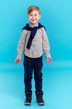 Yakışıklı çocuğu tam büyüme