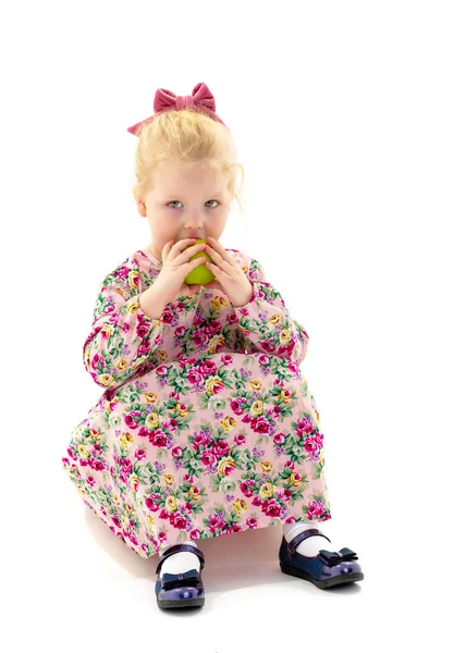 Niña con manzana — Foto de Stock