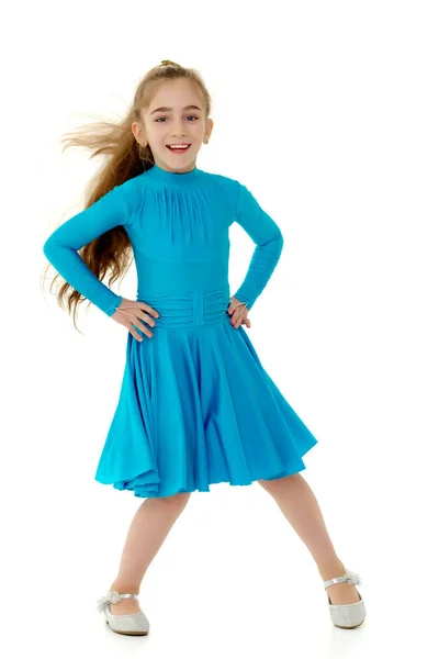 Een vrolijk meisje is dansen. — Stockfoto