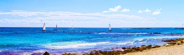 Panorama beautiful sea and the beach. — Stock Photo, Image
