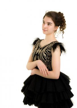 Kısa bir elbise bir genç kız.