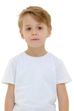 Üzgün küçük çocuk..