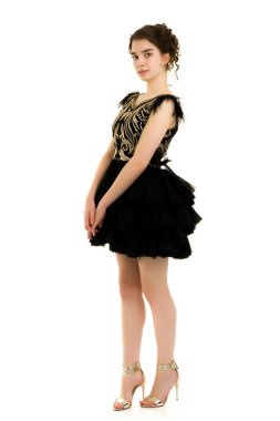 Elbiseli zarif kız.