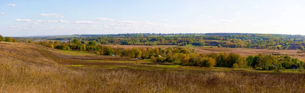 Ukrayna 'da sonbahar manzara. Panorama. — Stok fotoğraf