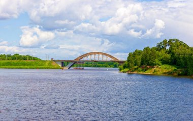 Kanal shi pitoresk köprü üzerinde Moskova görünümü adlı