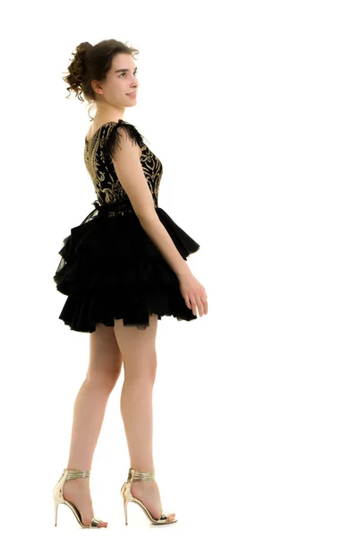 Elegantes Mädchen im Kleid. — Stockfoto