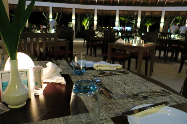 Cena romántica, decoración con luz de vela, crepúsculo. S —  Fotos de Stock