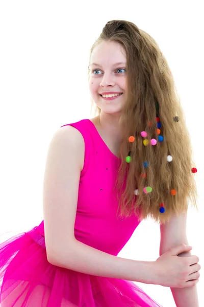 Hermosa chica gimnasta en su pelo que se dispersa con multi —  Fotos de Stock