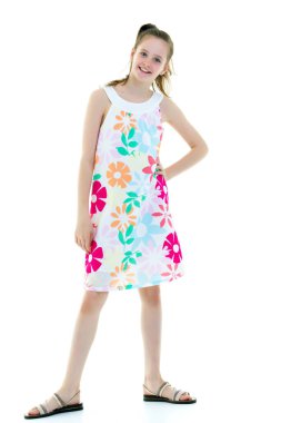 Uzun ipek saçlı güzel okul kızı..