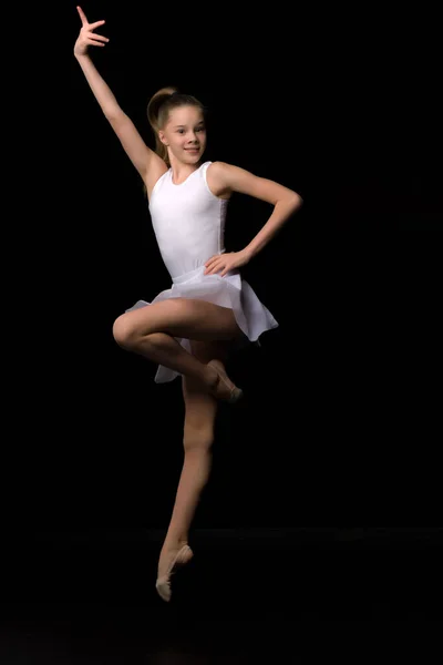 Retrato de longitud completa de una encantadora chica gimnasta en vestido elegante. —  Fotos de Stock