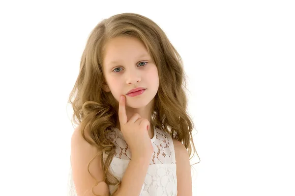 Retrato de uma menina close-up.Isolado no fundo branco. — Fotografia de Stock