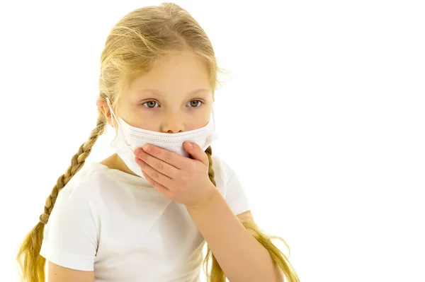 Little girl in a medical mask. Disease concept, covid-19. — Stock Photo, Image