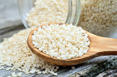 ahşap masa kaşık Beyaz Susam