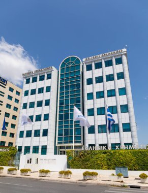 Atina, Yunanistan - 29 Ağustos: Atina Menkul Kıymetler Borsası Atina'da 29 Ağustos 2018 üzerinde bina. Atina Exchange Yunanistan düzenlenir pazarlarda işleçtir.