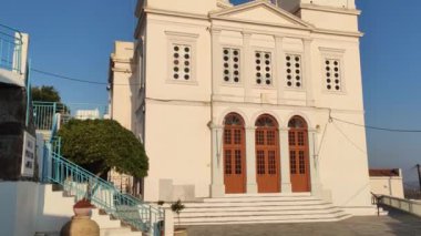 Yunanistan 'ın Milos Adası' ndaki Tripiti köyündeki Agios Nikolaos Kilisesi.