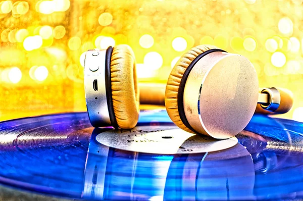 Headphones Blue Vinyl Record Bright Lights Background Night — Stock Photo, Image