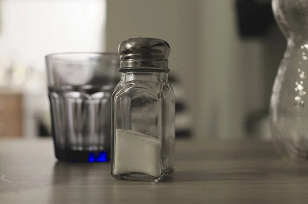 Salt Shaker Com Aparência Cinza Para Ilustrar Alto Consumo Sal — Fotografia de Stock