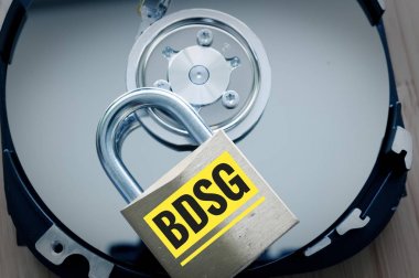 İngiliz Federal Veri Koruma Yasası Alman Bdsg Bundesdatenschutzgesetz ile sabit disk ve asma kilit