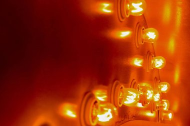 Sıcacık ışık konfor ve rahatlık yaratır.