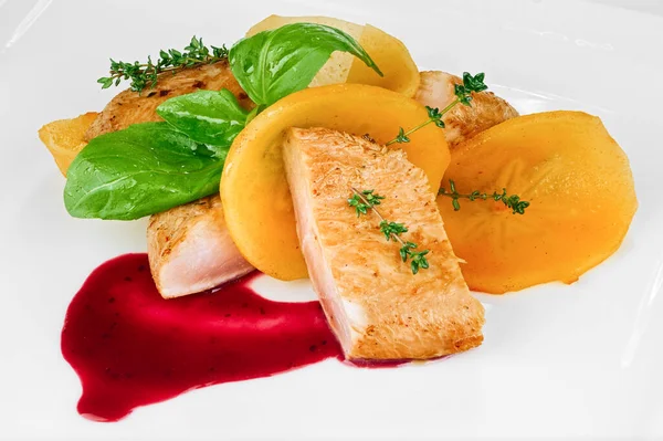 Organic Poultry Fillet Cooked Persimmon Slices Decorated Red Berries Sauce — Stock Photo, Image