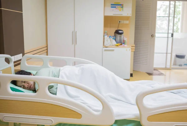 Female Patients Lying Bed — Stock Photo, Image