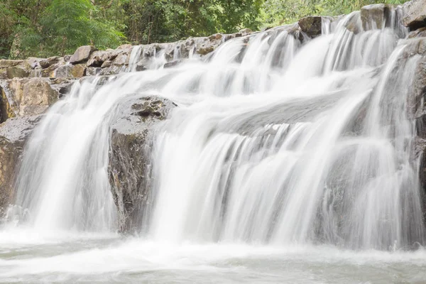 位于泰国东北部的瀑布 — 图库照片