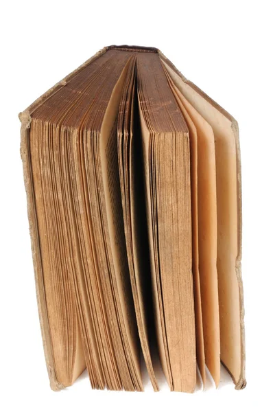 Eski vintage kitap dik beyaz zemin üzerinde. Önden görünüm.