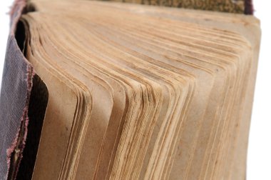 Beyaz bir arka plan eski vintage kitap yakın çekim. Önden görünüm.