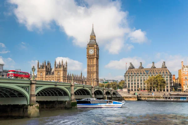 Big Ben Und Parlamentsgebäude Mit Boot London Großbritannien — Stockfoto