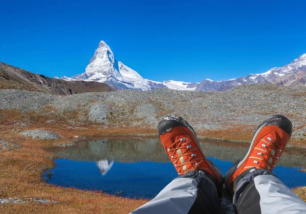 Pico Cervino Con Botas Senderismo Los Alpes Suizos — Foto de Stock