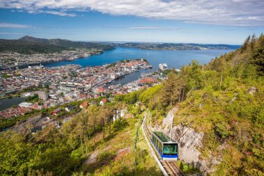 Bergen kenti Norveç'te Asansör ile