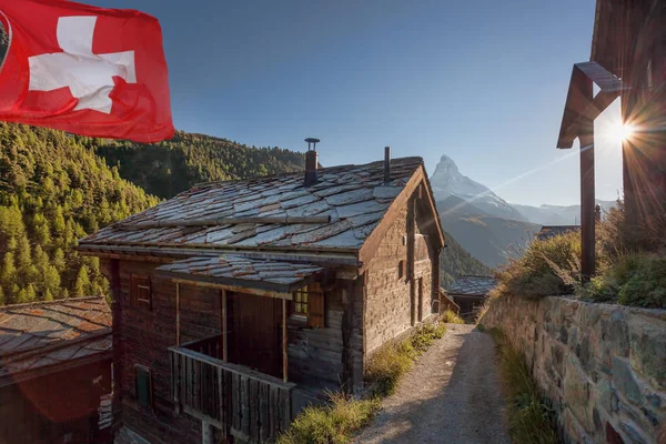 Casa Antiga Com Pico Matterhorn Área Zermatt Suíça — Fotografia de Stock