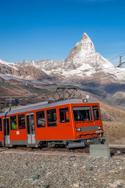 Gornergrat ile ünlü Matterhorn tepe tren İsviçre Alpleri, İsviçre