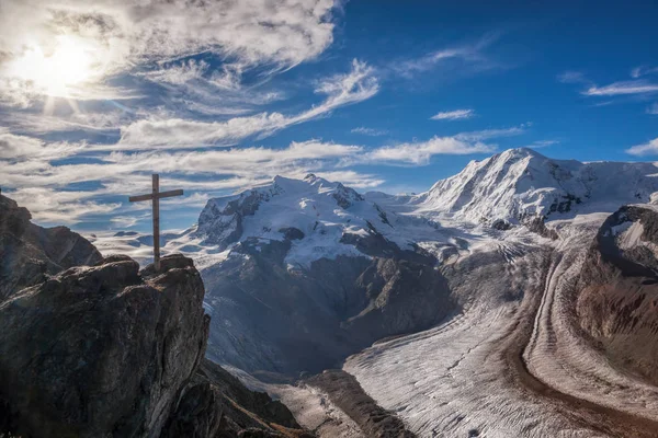 Alpes Suizos Con Glaciares Contra Cielo Azul Zermatt Área Suiza — Foto de Stock
