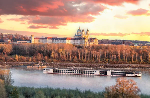 Panorama Över Melk Abbey Med Danube Floden Och Hösten Skogen — Stockfoto