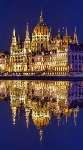 Famous Parliament Building Budapest Danube River Hungary Night — Stock Photo, Image