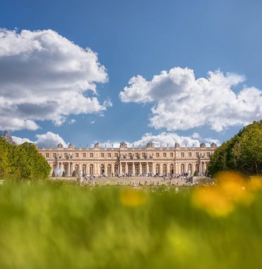 Paris FRANCE 'ta bahar zamanı Versailles Şatosu