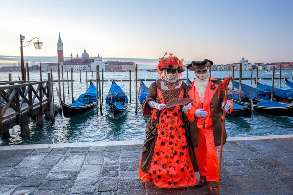 Kleurrijke Carnavalsmaskers Een Traditioneel Festival Venetië Italië — Stockfoto