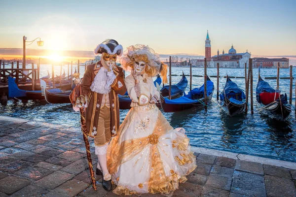 Maschere Colorate Carnevale Occasione Una Tradizionale Festa Venezia — Foto Stock