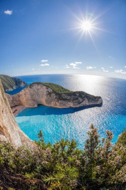 Yunanistan 'ın Zakynthos adasında gemi enkazı olan Navagio plajı