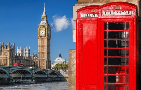 Londýnské symboly s Big Benem, autobusy dvojího Decker a červenými telefonními boxy v Anglii, Spojené království — Stock fotografie