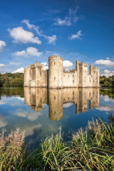 Historic Bodiam Castle in East Sussex, England — Stock Photo, Image